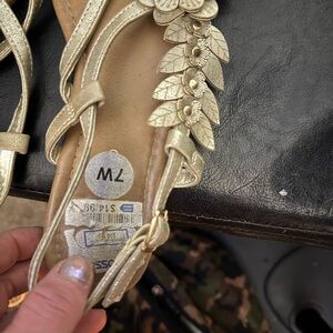 Elegant Gold Floral Sandals